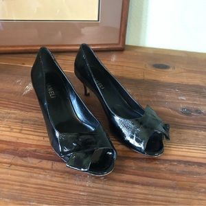 Vintage 90s Vaneli Patent bow Heel OpenToe  8.5 N  AA NARROW Made In Italy EC.